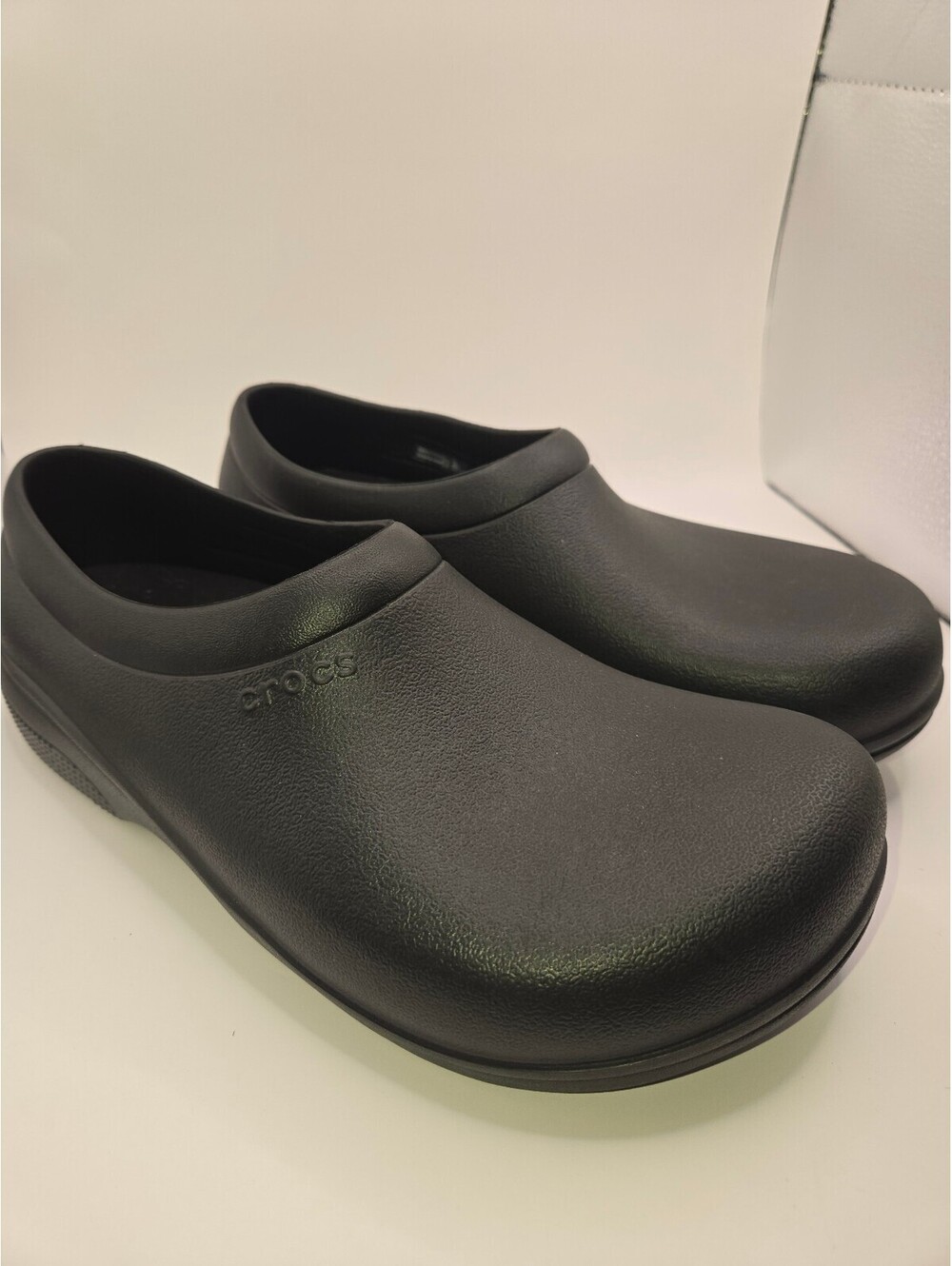 Black Crocs Slip-Resistant Dual Comfort Clogs, Men's Size 8 / Women's Size 10